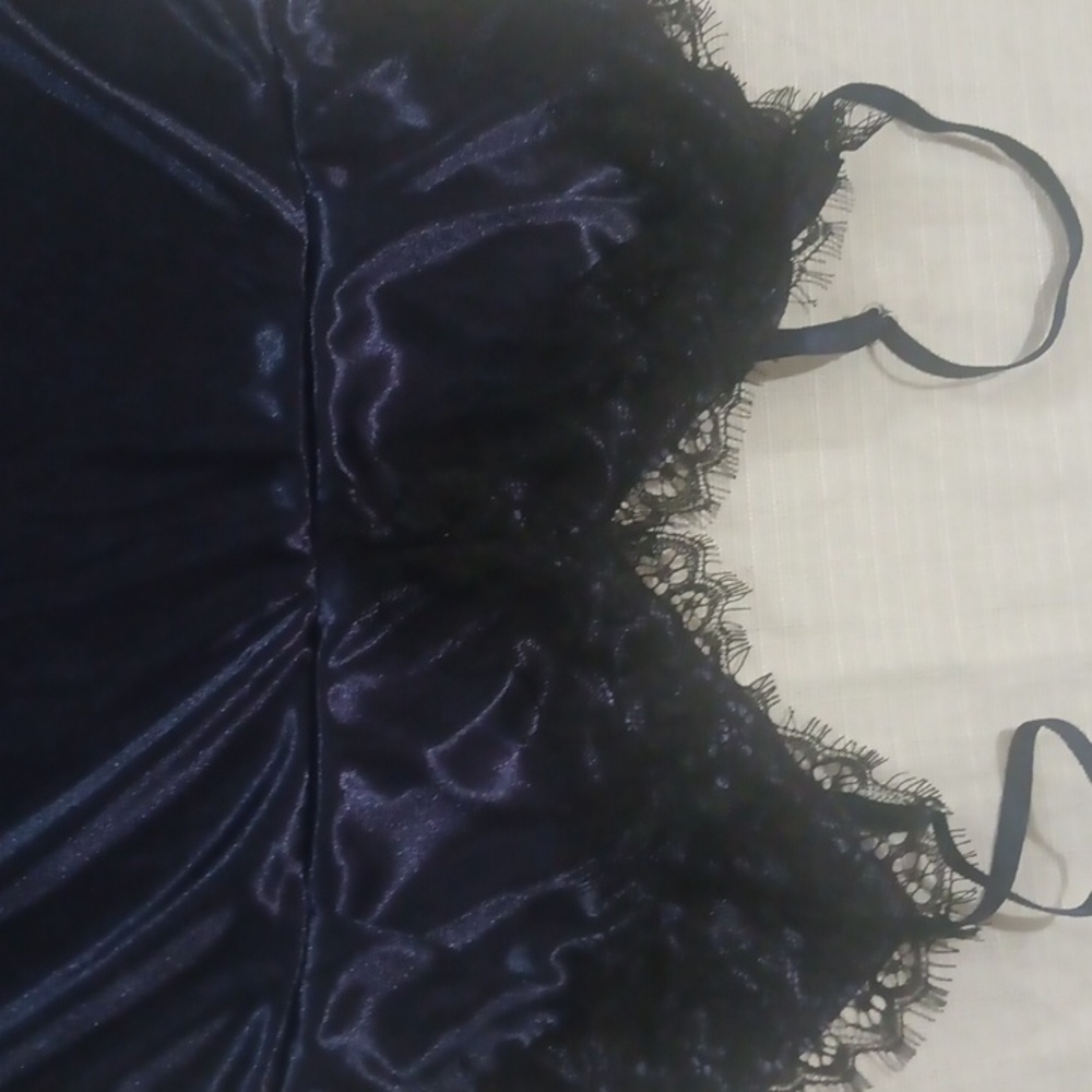 Elegant Navy Blue Lace Trim Sleepwear Set - Picture 5 of 8